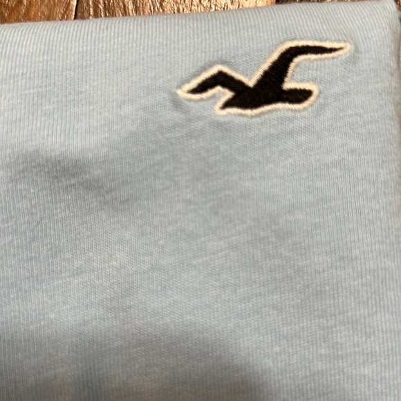 NWT Hollister T Shirt. Size Medium - Picture 4 of 5